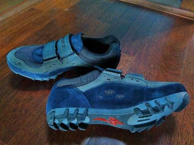 Specialized cycle shoes size 40