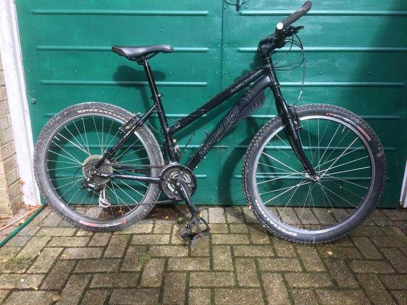 SPECIALIZED HARD TAIL MOUNTAIN BIKE