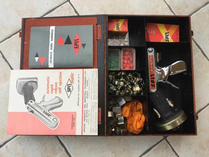 SPIT MATIC Cartridge Nail Gun with Accessories used once - VGC