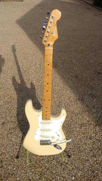 SQUIER STRAT 120