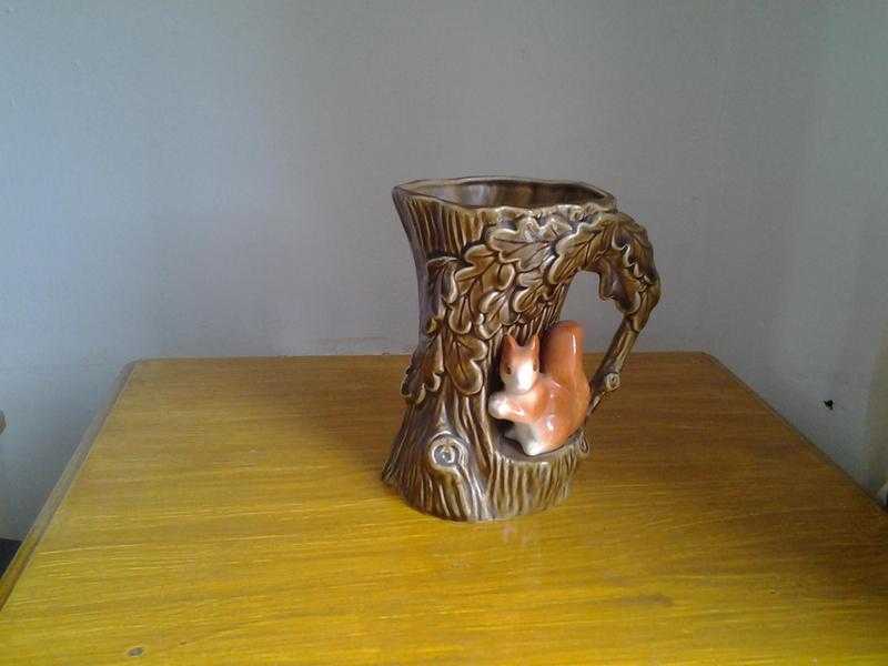 SQUIRREL SYLVAC  VASE