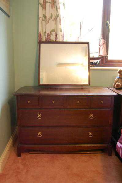 Stag Dressing Table, 6 Drawers and Removable Mirror in Deep Mahogany Colour, Very Good Condition.