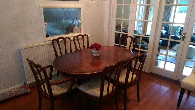 Stag Meredew Extending Polished Wood Table and Chairs