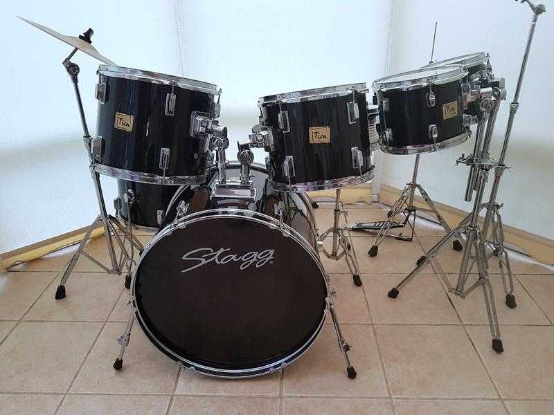 Stagg quotTimquot 7 Piece Rock Drum Kit with Hardware and Cymbals