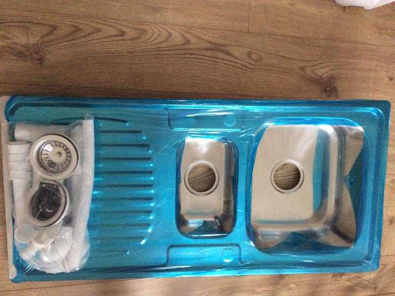 Stainless Steel Kitchen Sink 1.5 Bowl - NEW