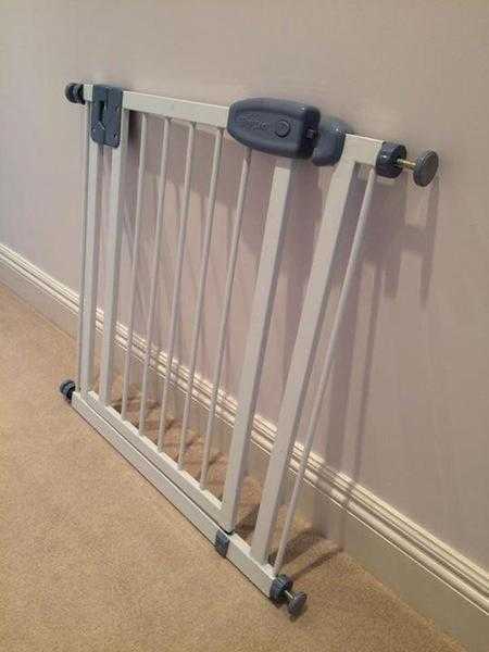 Stairgate - pressure mounted, brilliant condition