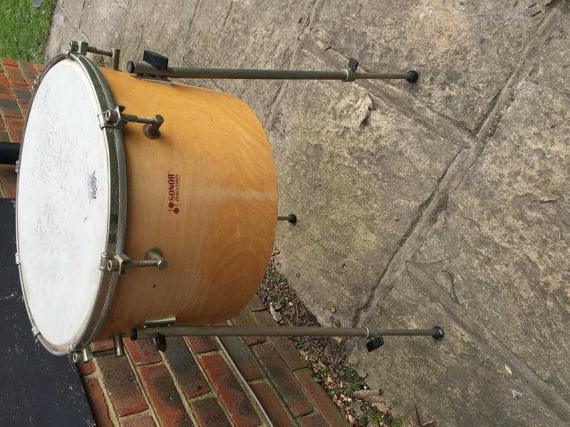 Standing acoustic drum