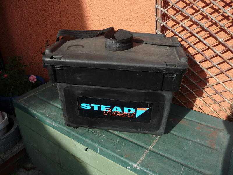 STEAD FAST TACKLE BOX AND SEAT