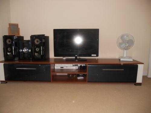 STEREO AND TV UNIT