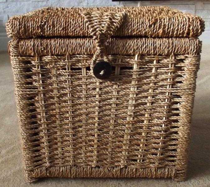 Storage box, cube , woven style with lid. As new