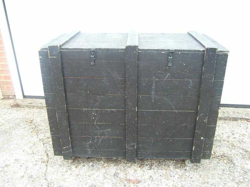 STORAGE CHEST, VERY LARGE, WHEELED.