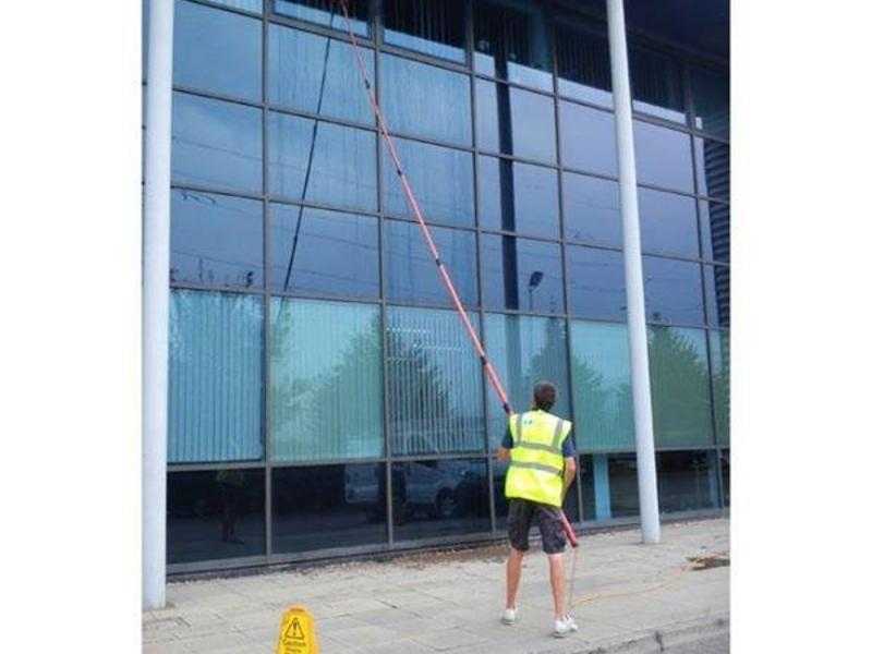 Streaks Away Window Cleaners