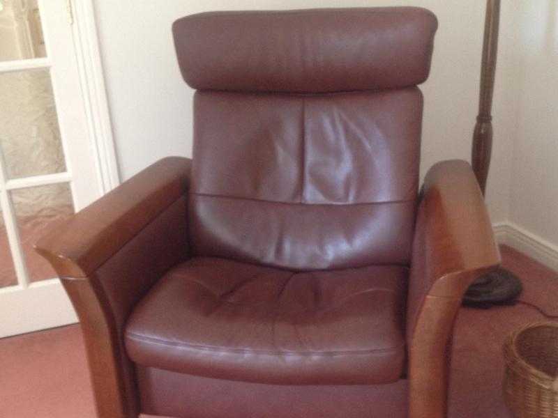 STRESSLESS EKORNES WINDSOR LEATHER RECLINING CHAIR