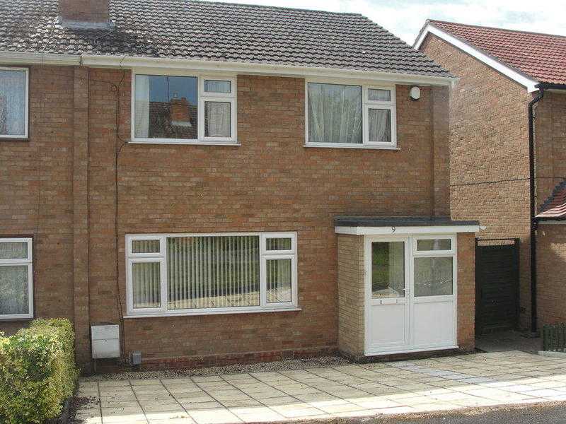 STUDENT 4 Bed High Quality House. North Leamington. No Deposit. All Double Beds. Close to Centre.