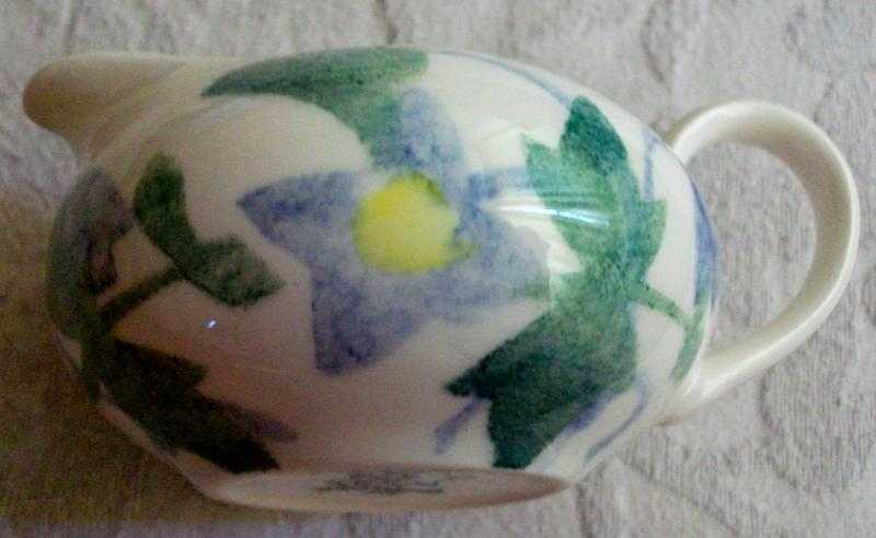 STUDIO DESIGN POOLE POTTERY FLORAL HAND PAINTED SMALL JUG MADE IN ENGLAND