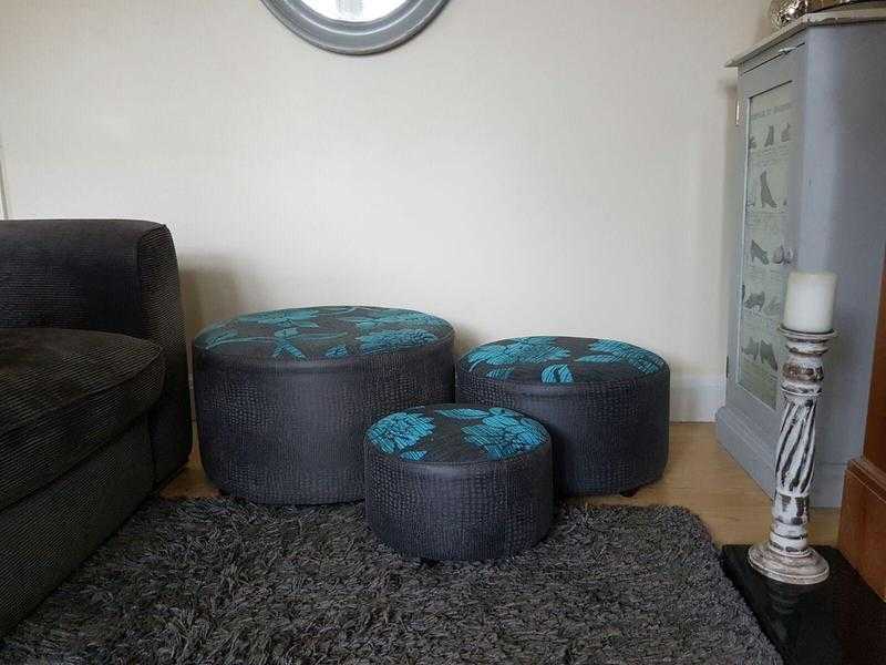 Stunning 10ft sofa (6 seater) and matching footstools