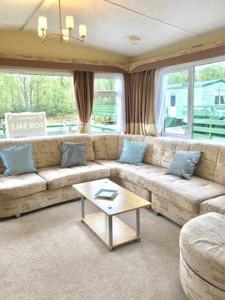 Stunning 2 bedroom holiday home on a 12 month park