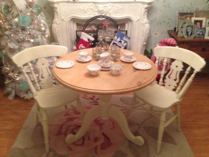 Stunning dining sets  Order in time for Christmas