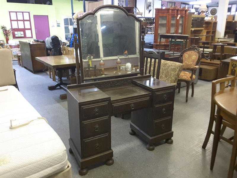 Stunning oak dressing table amp mirror - Local Delivery Now ONLY 19