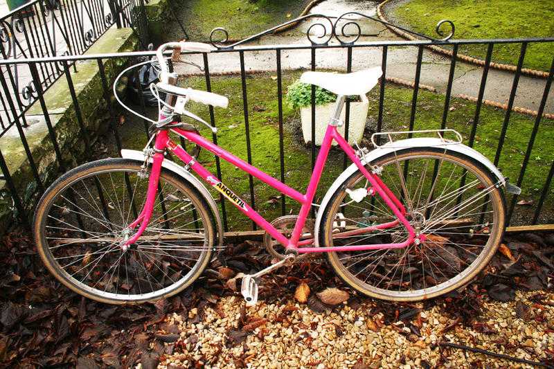 STUNNING VINTAGE JACQUES ANQUETIL PINK LADIES BIKE