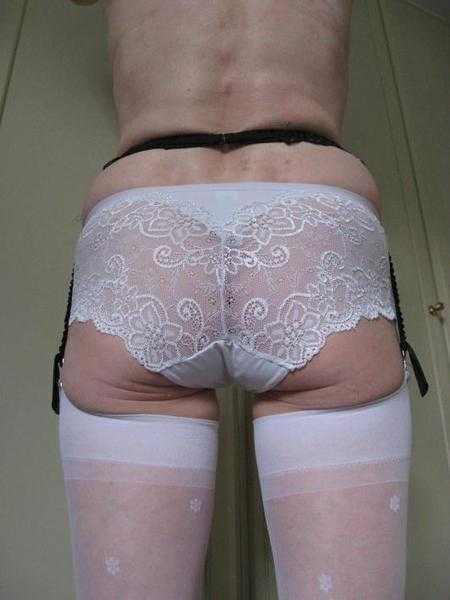 Stunning  - White See-Through rear Lace - Briefs  Panties - Size 8 - NEW