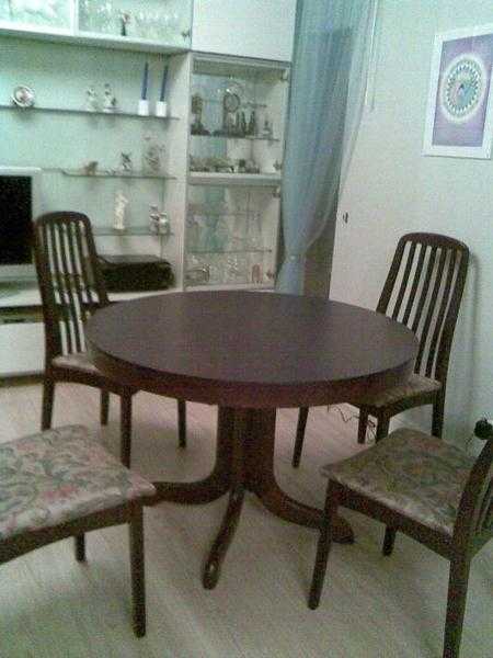 Sturdy Extendable Solid Rosewood Dining Table