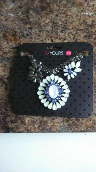 stylisg dress jewelry, brand new