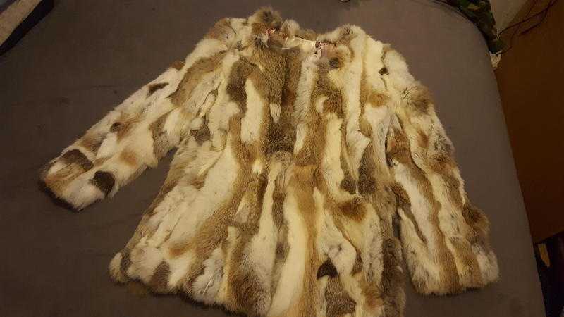 SUMPTUOUS REAL CONEY FUR LIGHTWEIGHT BROWNGREY WHITE JACKET