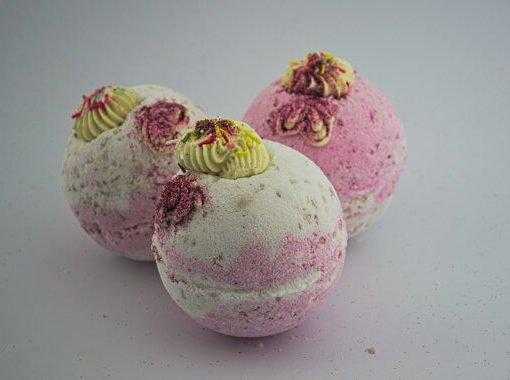 SUMPTUOUS STRAWBERRY GLITTER BOMBS X 3