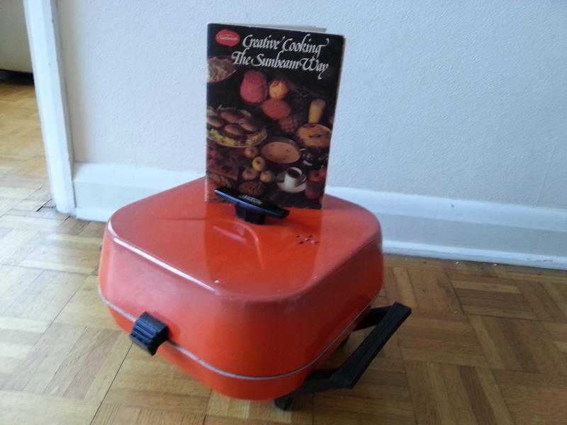 Sunbeam Deluxe Coloured Multi Cooker