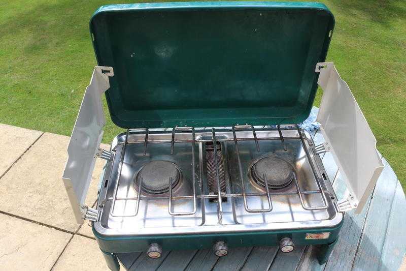 Sunngas,camping two  burner stove plus grill,3 gas bottles