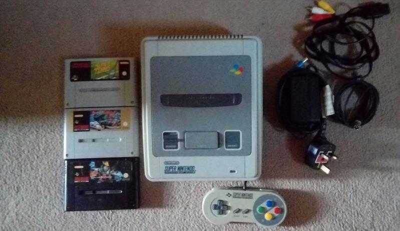 Super nintendo with 3 games including street fighter