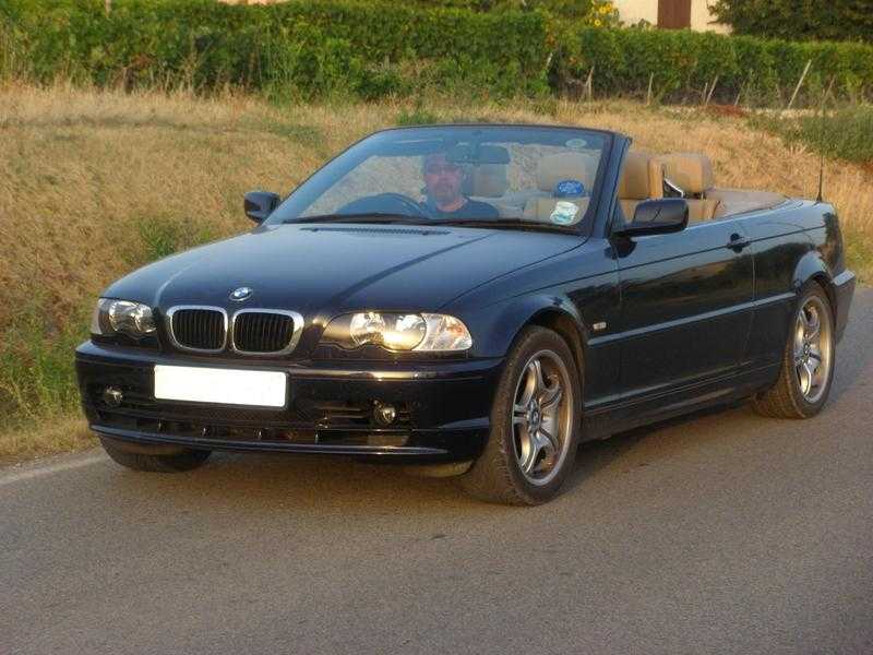 Superb well maintained low mileage BMW 318ci 2.0 L convertible. FSH. Manual. Petrol. MoT late Dec