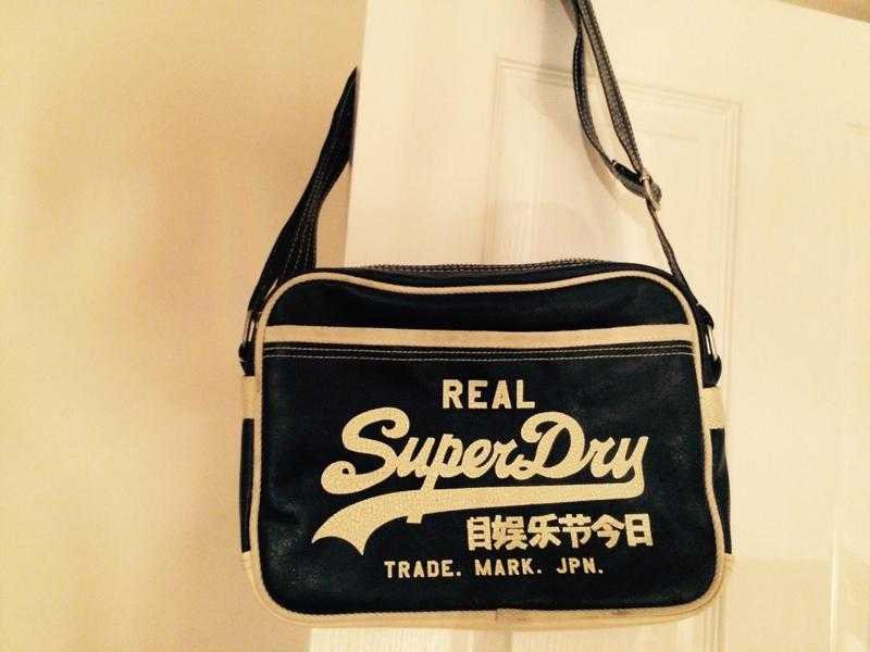 SUPERDRY MESSENGER BAG