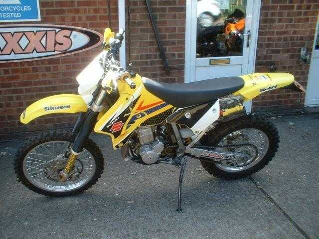 Suzuki DR 2003