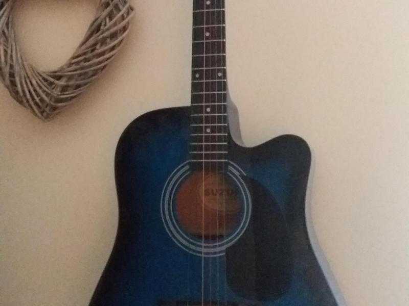 SUZUKI Elec Acoustic Guitar in fatastic condition. IDEAL STARTER