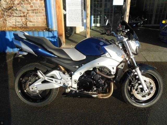 Suzuki GSR 2006