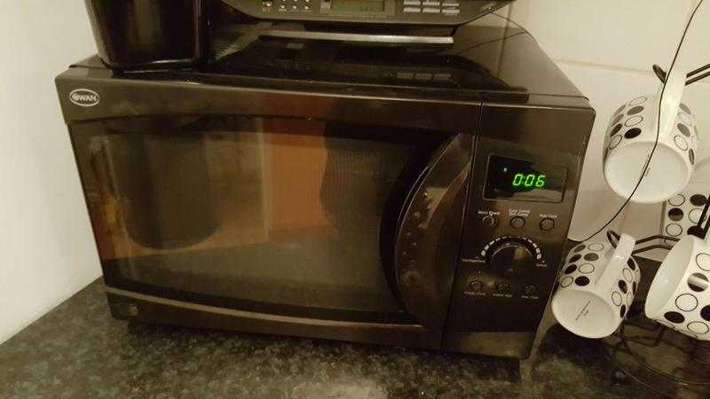 Swan Black Microwave