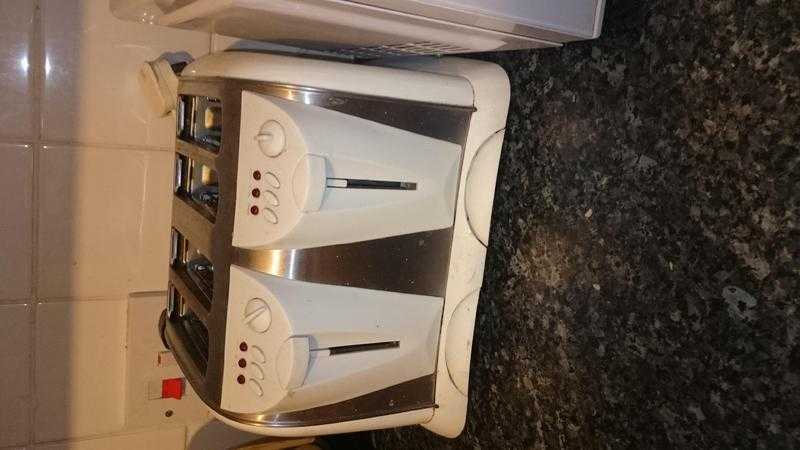 Swan white Double 4 slice toaster