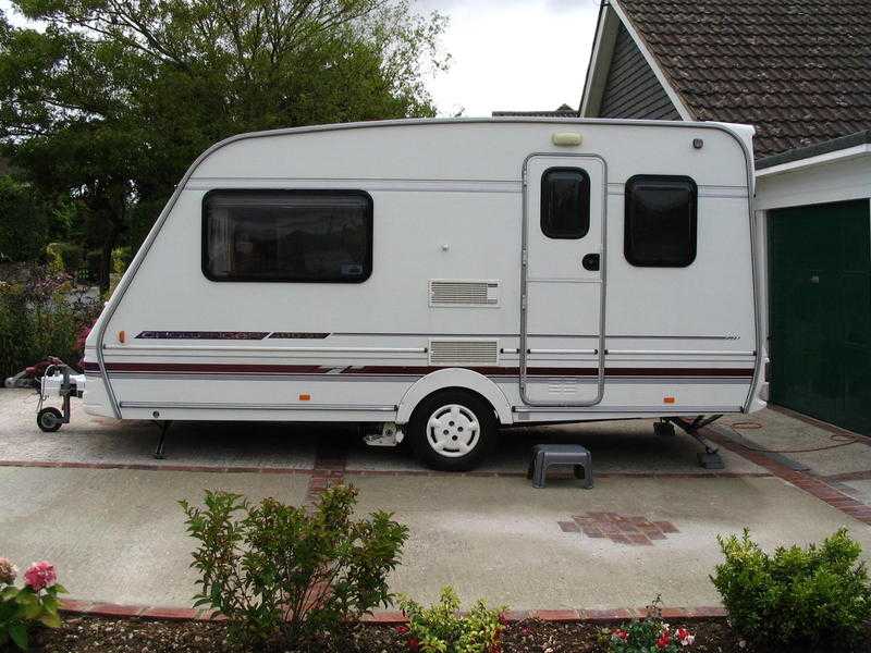 Swift Challenger 400se 2 berth caravan