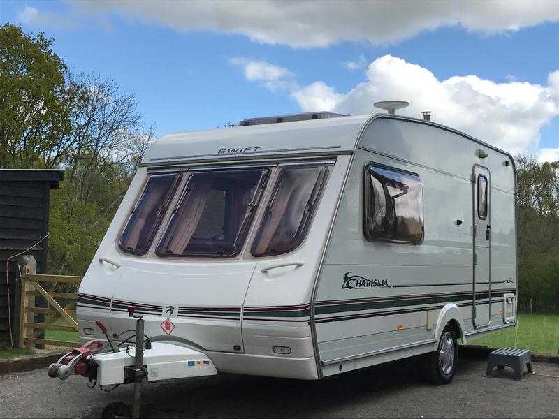 Swift Charisma 230 2-birth Caravan