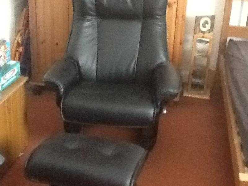 Swivel adjustable black Leather chair