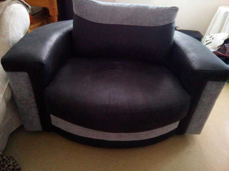 Swivel armchair