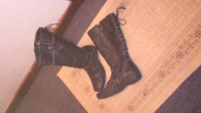 Sz 6 Brown Leather Boots