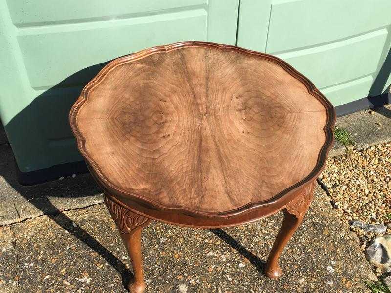 Table Pie crust coffee table