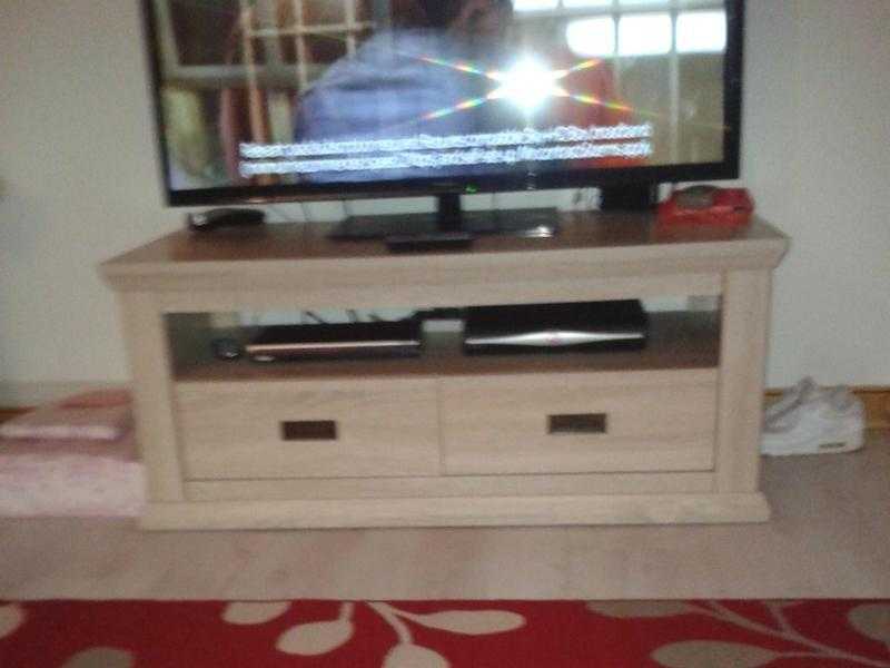 table  tv bench