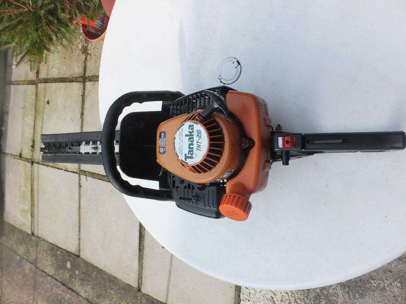 Tanaka 26inc petrol hedge trimmer