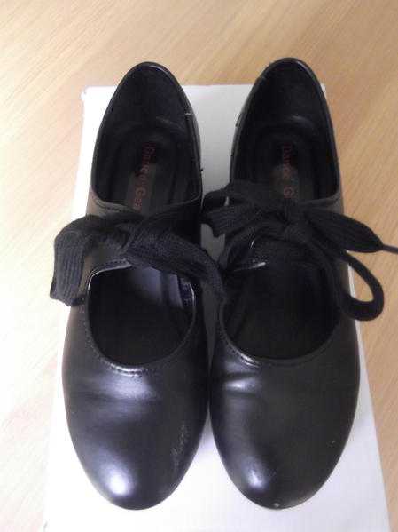 tap shoes