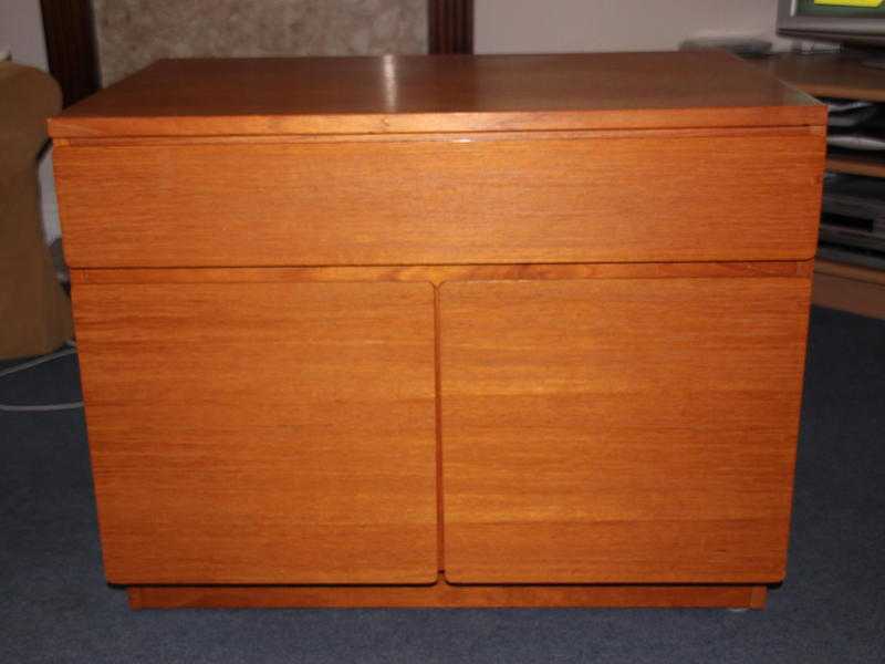 Tapley 33 base unit with top - Teak