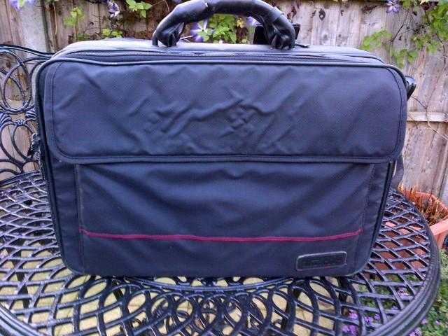Targus Corporate Traveller Topload Laptop Bag in Black
